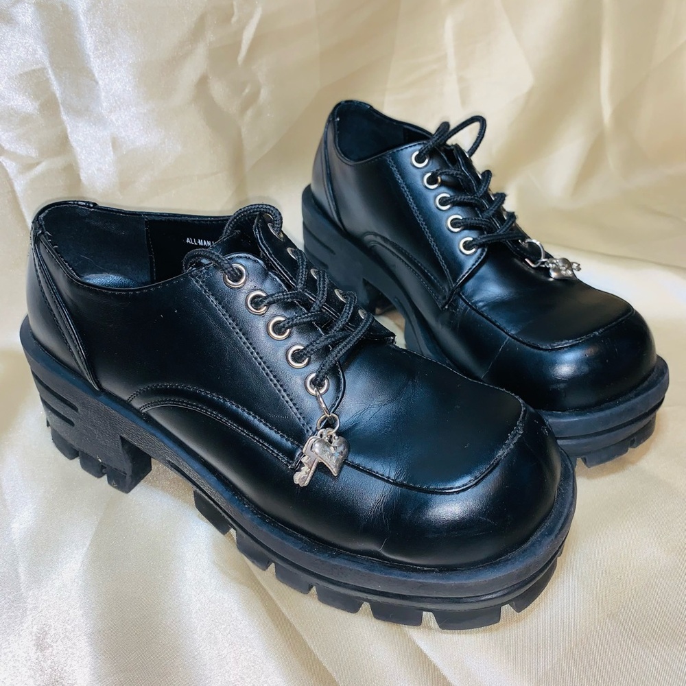 Vintage 90s Y2K Black Platform Lug Sole Oxfords